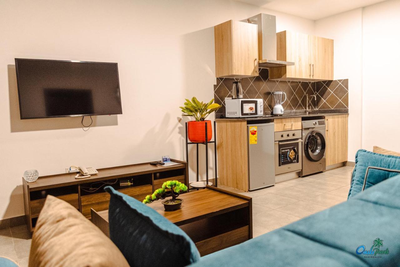 Oasis Park Residence East Legon Esterno foto