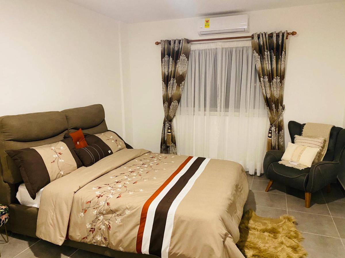 Oasis Park Residence East Legon Esterno foto